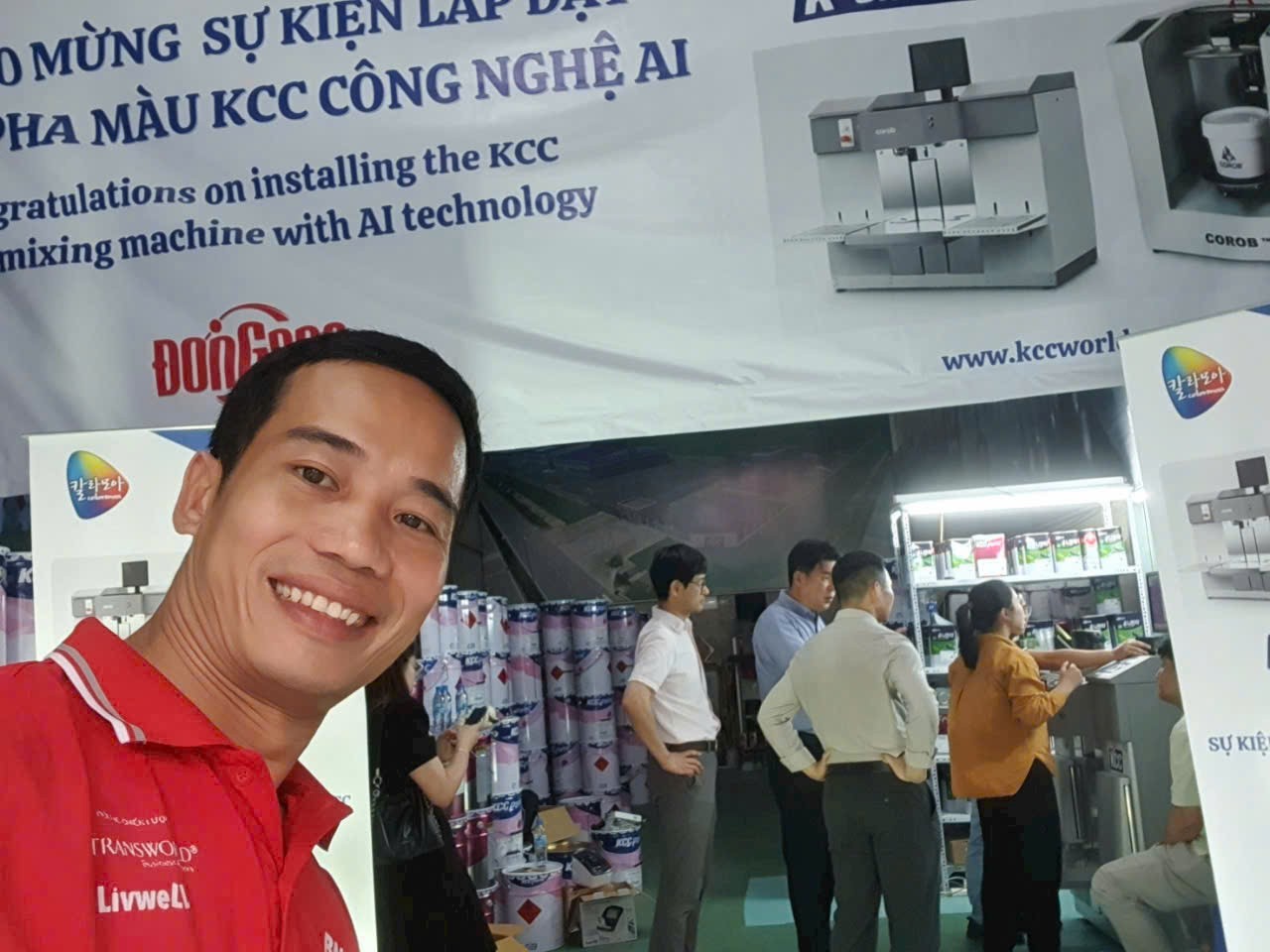 sự kiện lắp đặt máy pha sơn bằng công nghệ AI của kcc