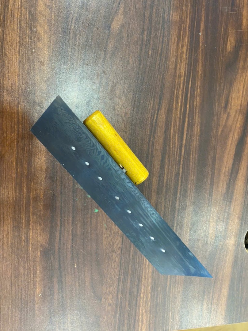 Bàn bả răng cưa thép đen 30x10cm